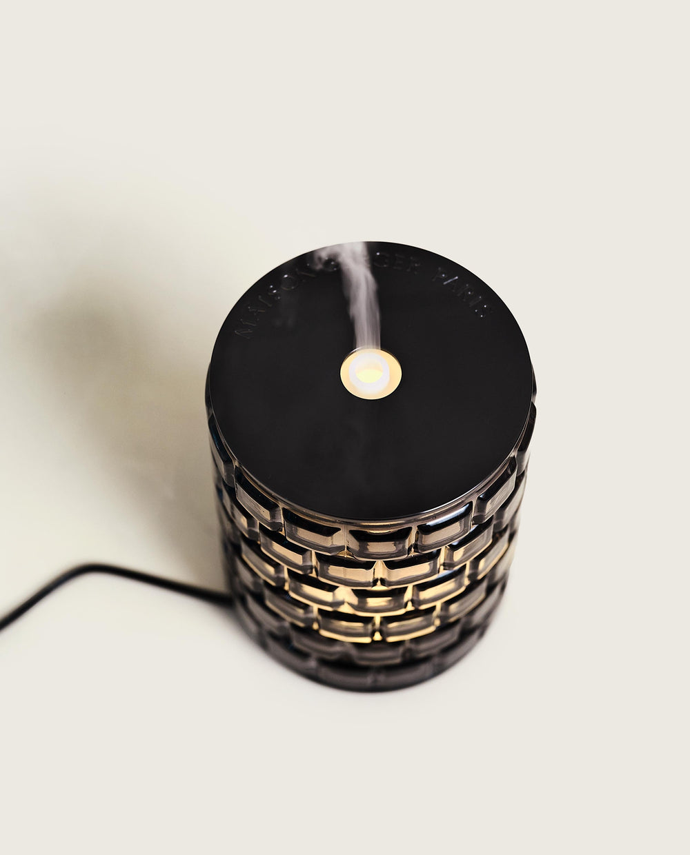 Maison Berger Mistdiffuser Celebration Noir - Hypnotic Oud - sfeerbeeld 1