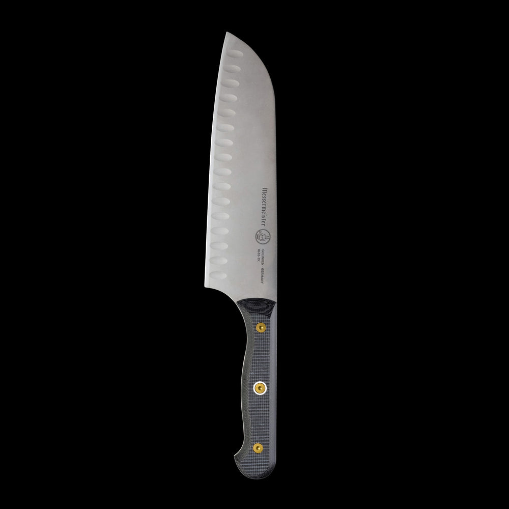 Messermeister Santokumes met Kuiltjes Custom 18 cm - sfeerbeeld 3