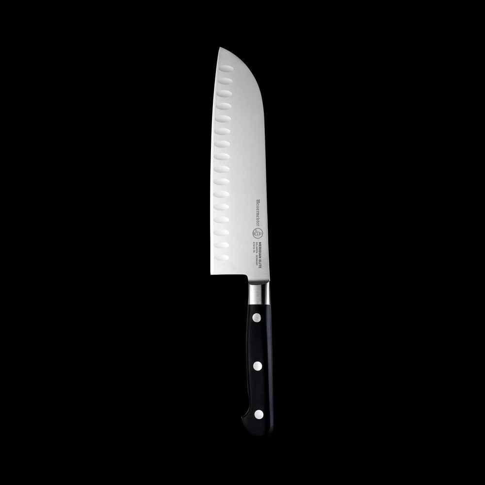 Messermeister Santokumes met Kuiltjes Meridian Elite 18 cm - sfeerbeeld 2