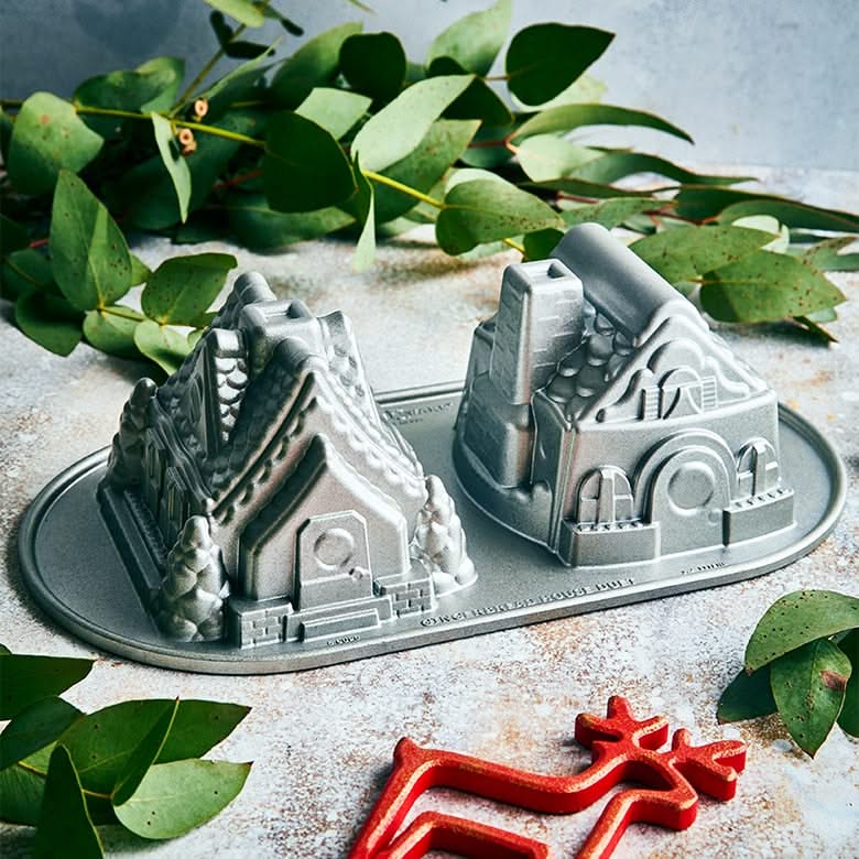 Nordic Ware Cakeform Gingerbread House Duet Sølv - Gietaluminium - 32 x 17 cm