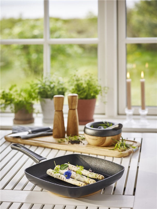 SCANPAN Grillpande Classic Induction 27 x 27 cm - Jubilæumsudgave - egnet til alle varmekilder - standard non-stick belægning