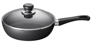 SCANPAN Stegepande / Sauterpande med låg Classic Induction ø 24cm / 2 liter - egnet til alle varmekilder - standard non-stick belægning