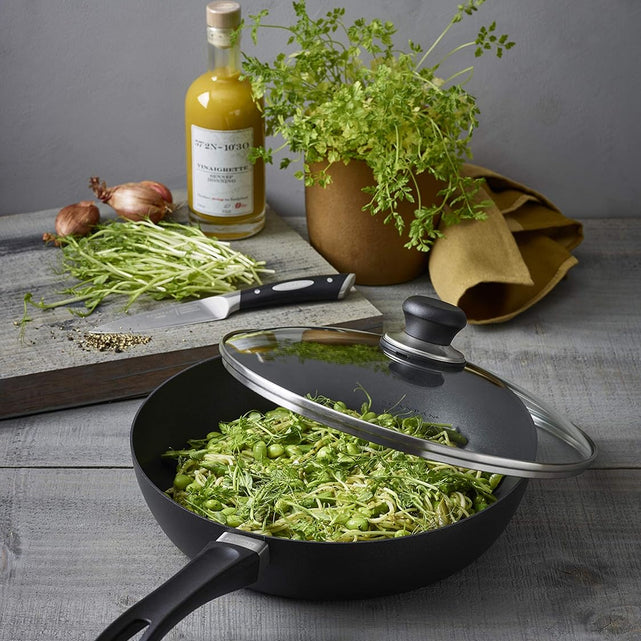 Hvornår beholder du din nuværende sautépande, og hvornår er en lavere plads tilstrækkelig?