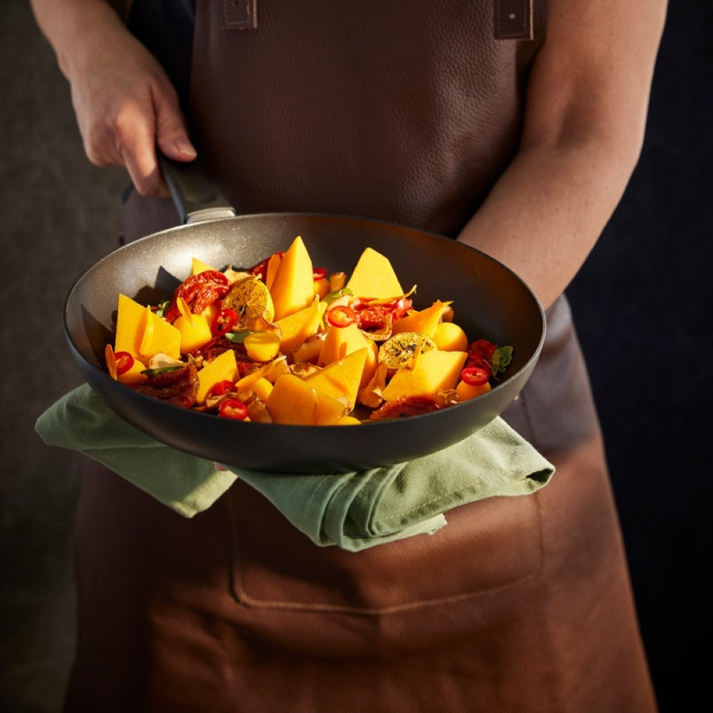 SCANPAN Stegepande Classic Induction ø 28 cm - egnet til alle varmekilder - standard non-stick belægning