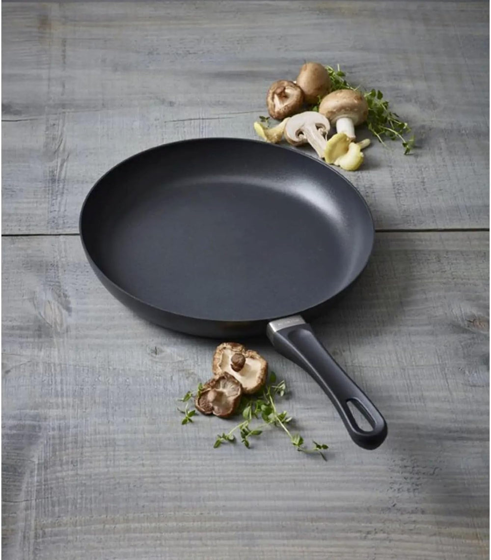 SCANPAN Stegepande Classic Induction ø 28 cm - egnet til alle varmekilder - standard non-stick belægning