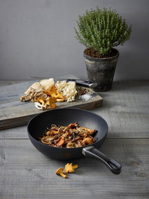 SCANPAN Wokpande Classic Induction ø 24 cm - egnet til alle varmekilder - standard non-stick belægning