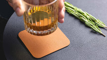 Underlag - Vegansk læder - Sort / Cognac - dobbelt-sidet - 10 x 10 cm - 6 stk. - Cookinglife