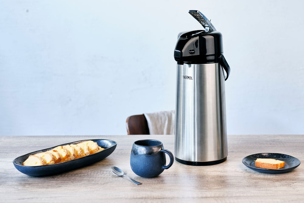 Thermos Thermoskan med Pomp - Pompkan - Isoleerkan - 2.2 Liter